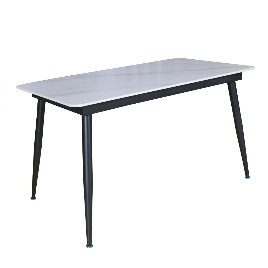 Gwen table 4.webp